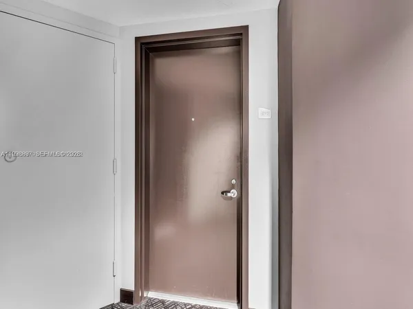 $5,800 | 60 Southwest 13th Street, Unit 4818, Miami, FL 33130