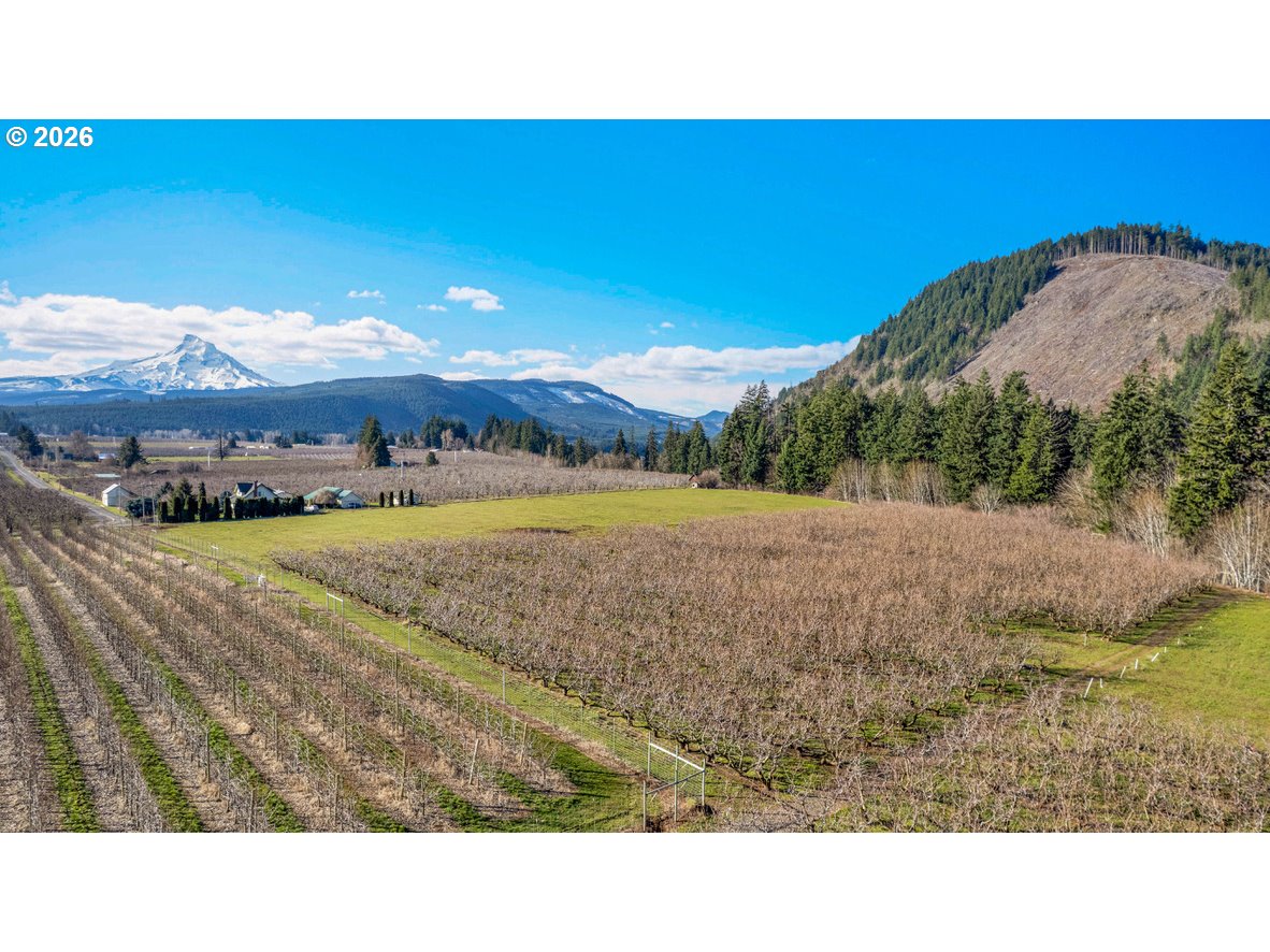 4510 Oleary Road Hood River, OR 97031 - Photo 3 of 22