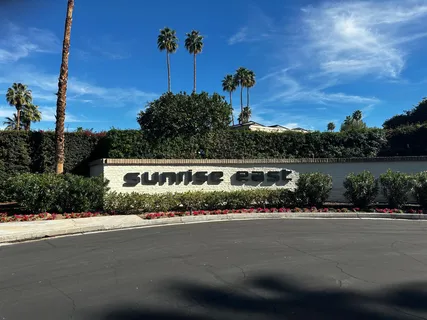 $599,900 | 2466 East Oakcrest Drive, Palm Springs, CA 92264