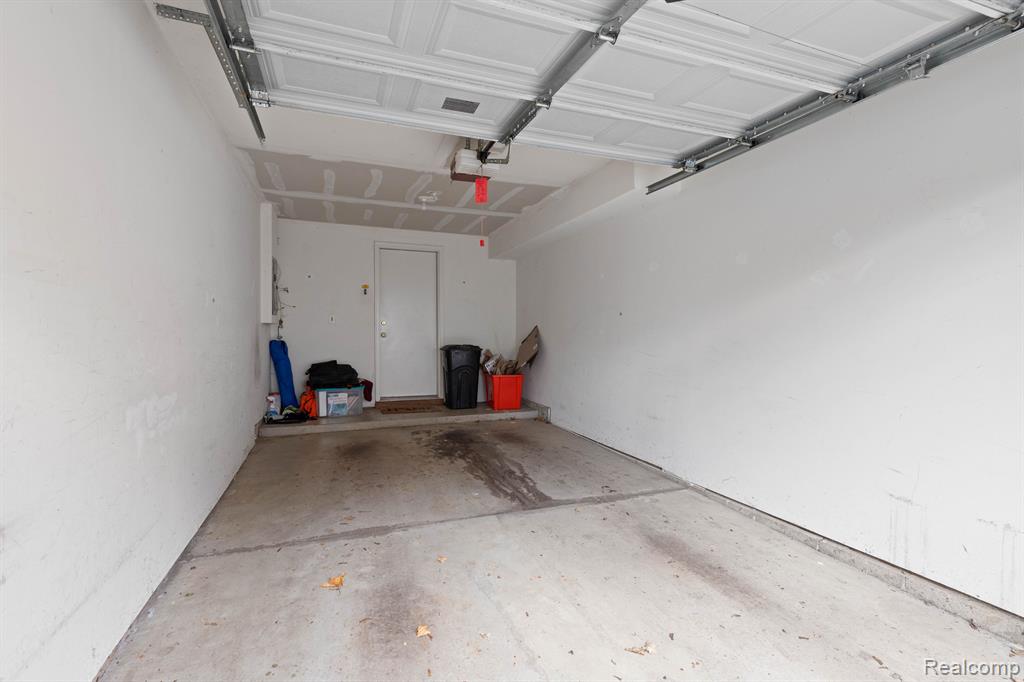 17020 Farmington Road Livonia, MI 48154 - Photo 27 of 28 Gallery Image 27