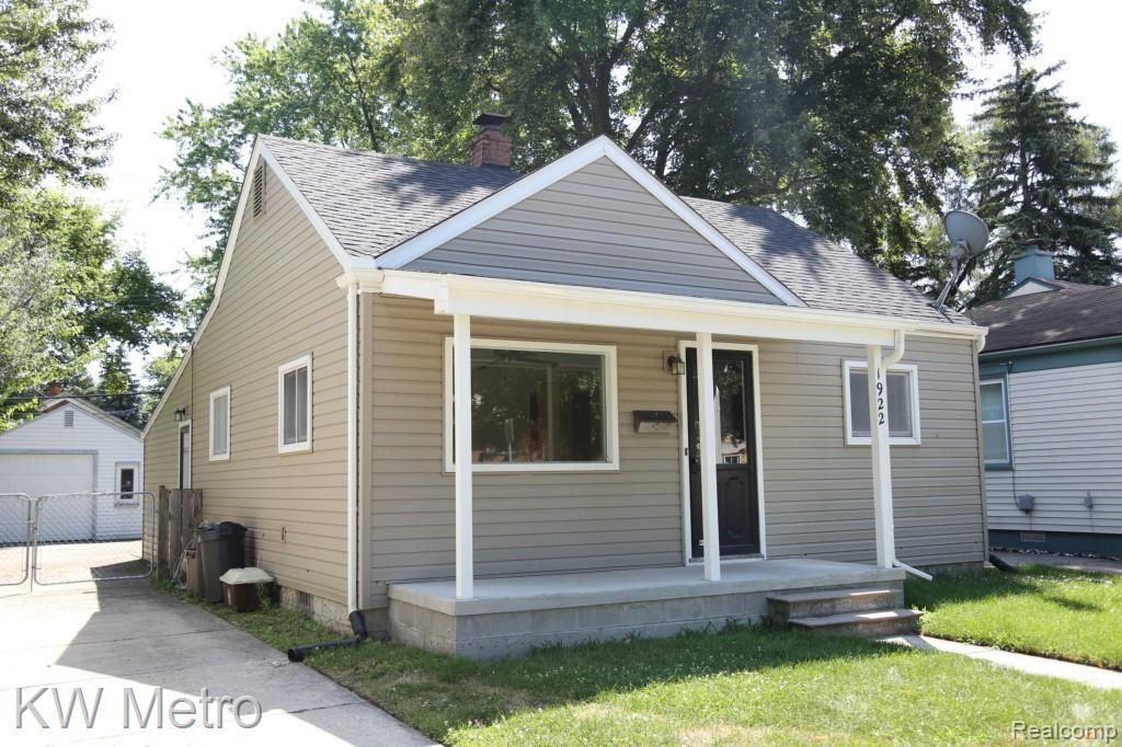1922 Martin Road Ferndale, MI 48220 - Photo 31 of 32 8B8A5209.jpg