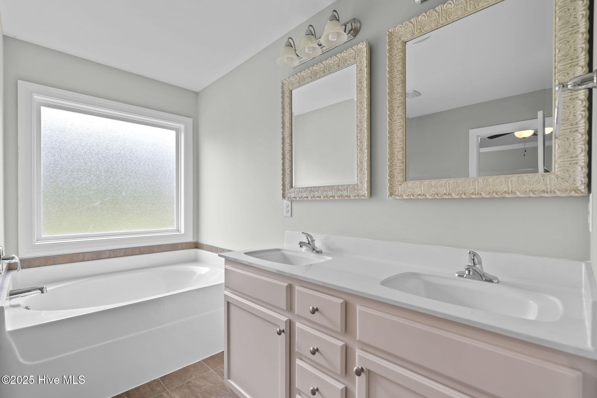 104 Treasure Way Hampstead, NC 28443 - Photo 24 of 59 24-web-or-mls-DSC00616