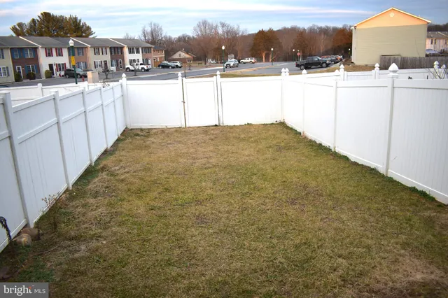 $1,400 | 203 Kadies Lane, Unit 33, Edinburg, VA 22824