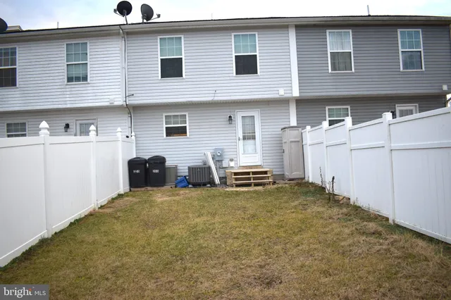 $1,400 | 203 Kadies Lane, Unit 33, Edinburg, VA 22824