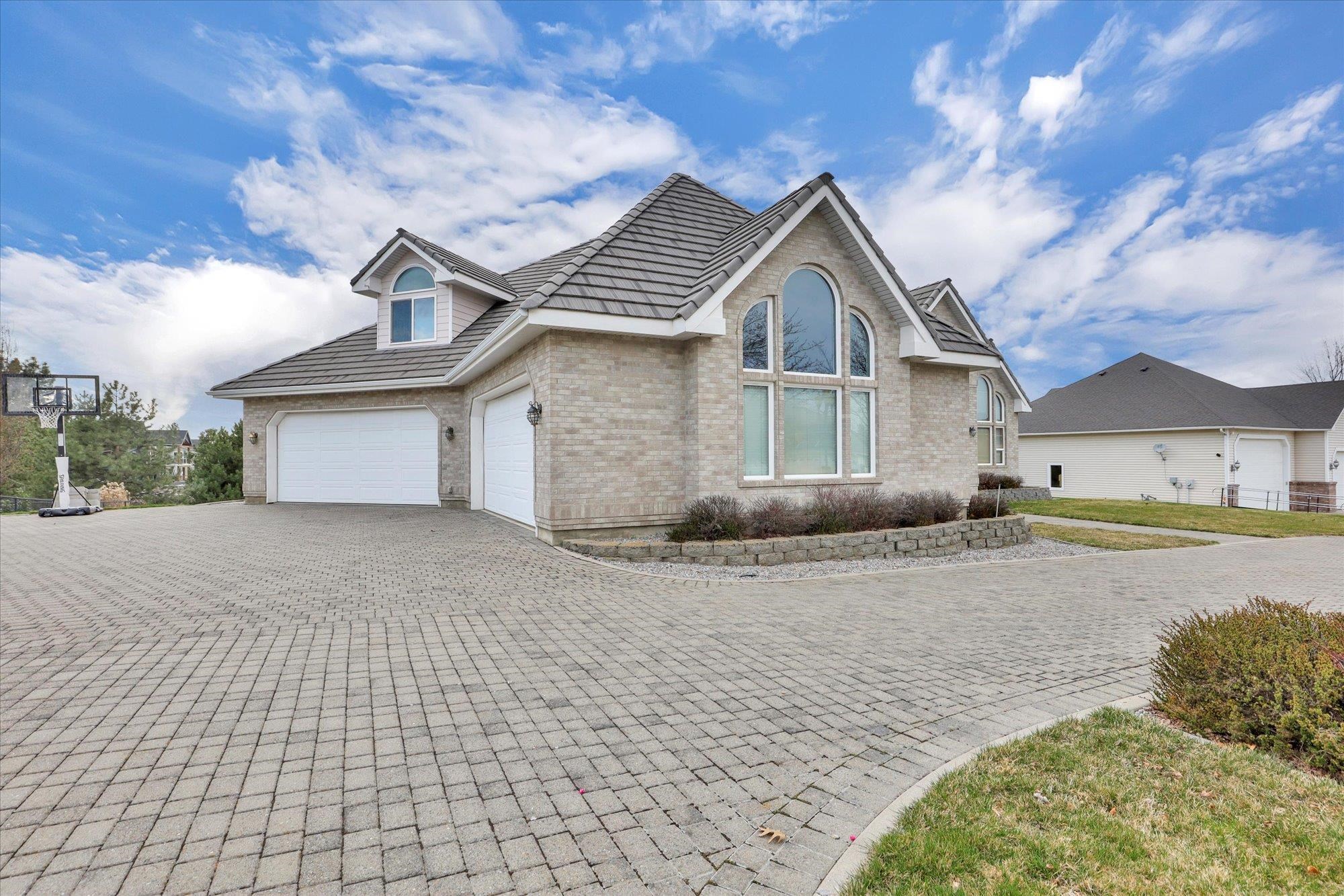 2318 South Steen Road Spokane Valley, WA 99037 - Photo 2 of 49