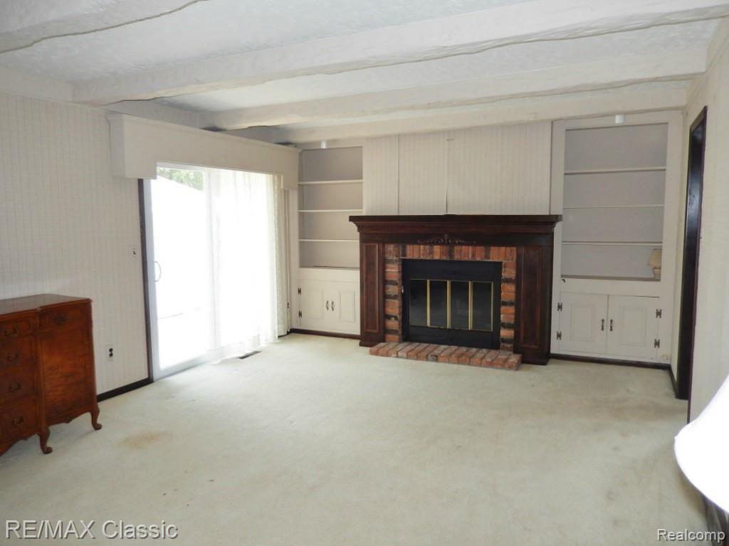 23100 Farmington Road Farmington, MI 48336 - Photo 9 of 36 farfam.jpg