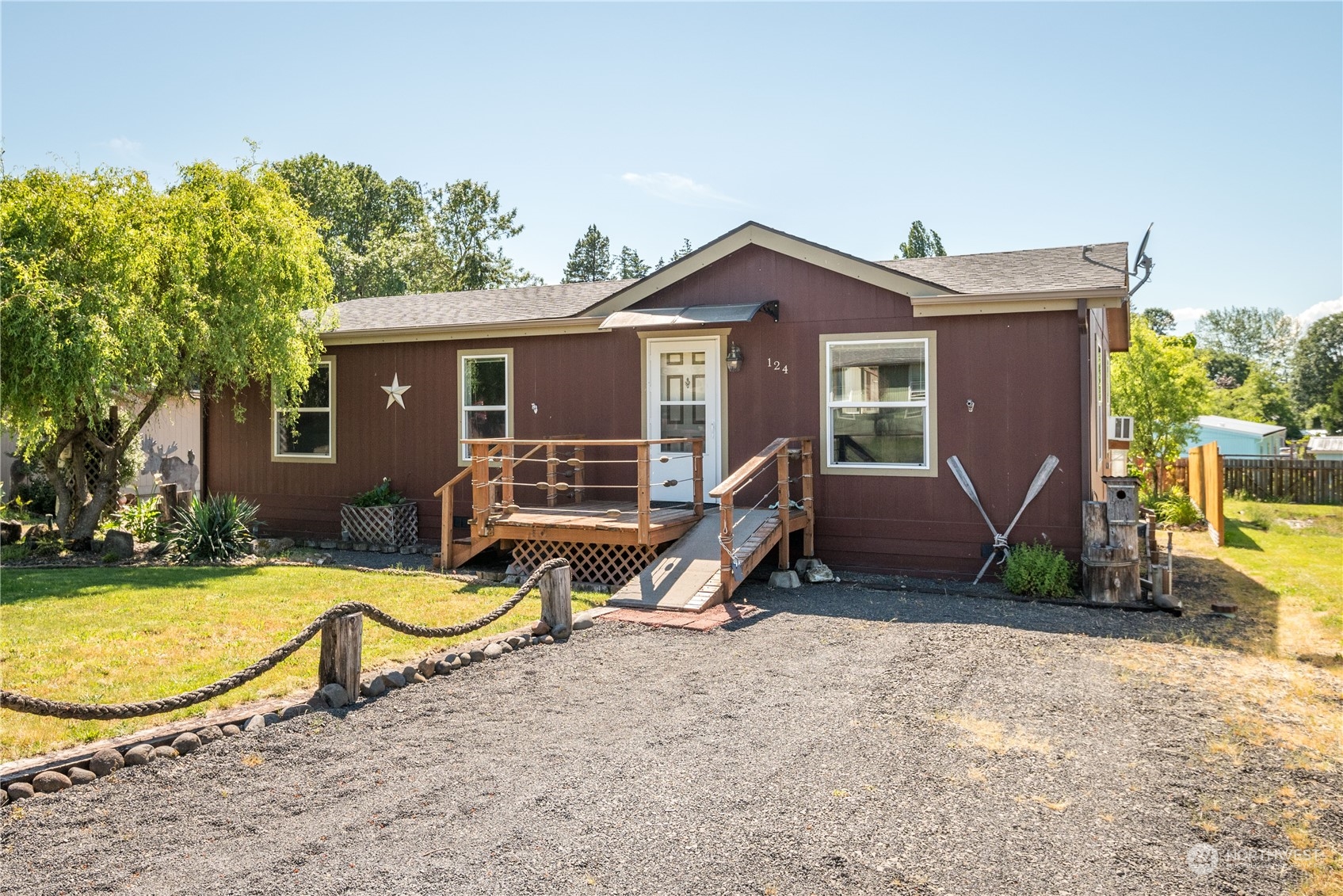 124 Wilford Road Silverlake, WA 98645 - Photo 1 of 39 Gallery Image 1