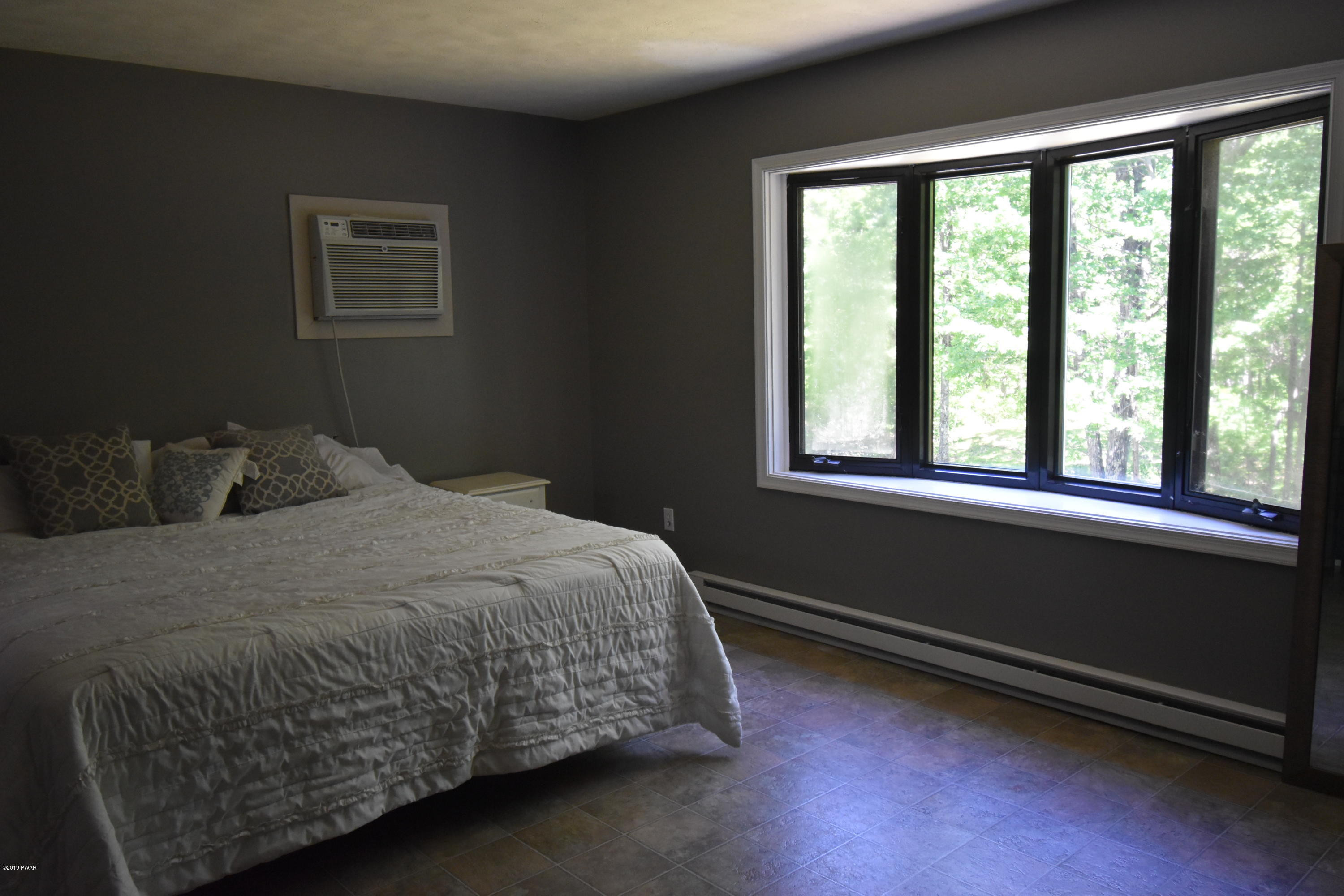 125 Bloss Road Canadensis, PA 18325 - Photo 8 of 20 Master bedroom