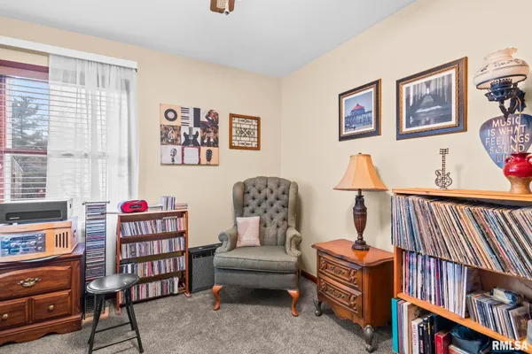 $125,000 | 18 Maple Court, Decatur, IL 62526