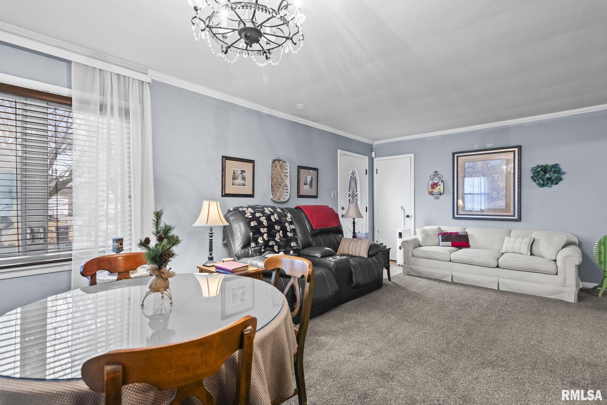 18 Maple Court Decatur, IL 62526 - Photo 4 of 23