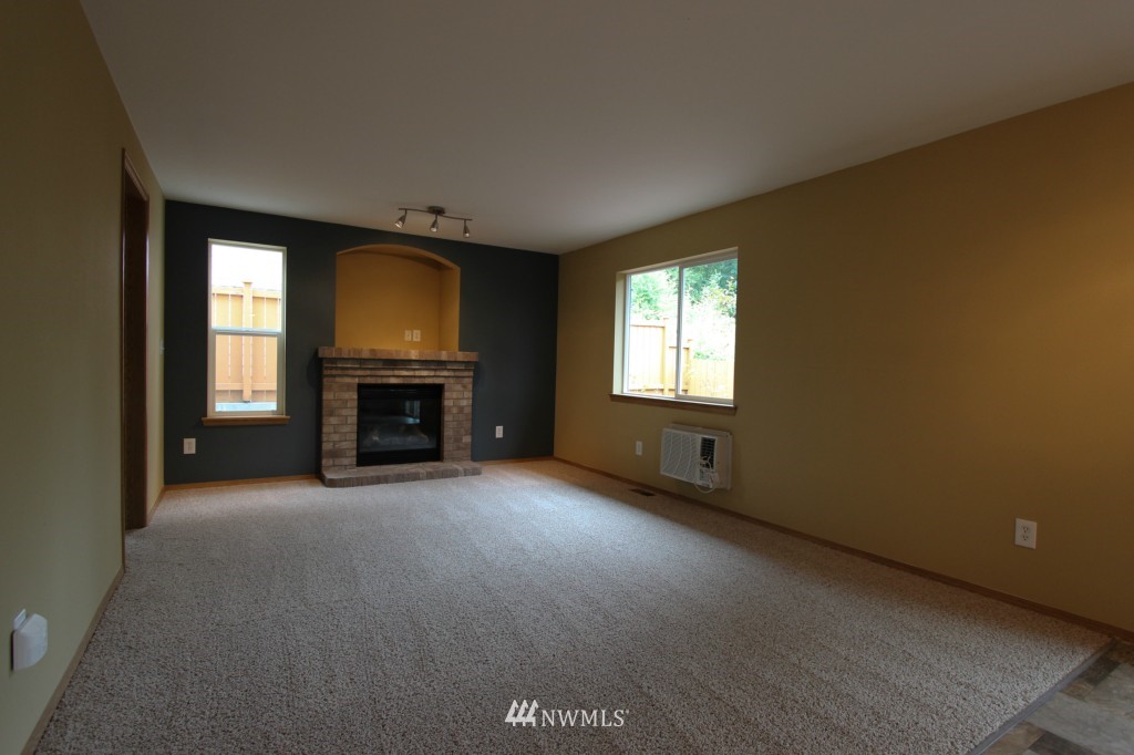 605 South 53rd Place Renton, WA 98055 - Photo 2 of 15