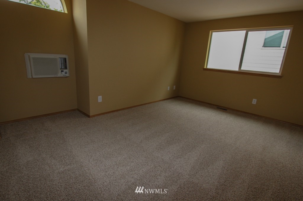 605 South 53rd Place Renton, WA 98055 - Photo 12 of 15