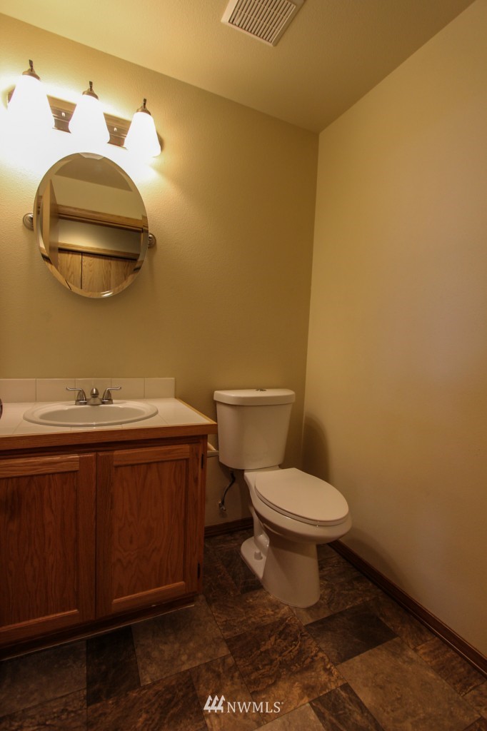 605 South 53rd Place Renton, WA 98055 - Photo 4 of 15