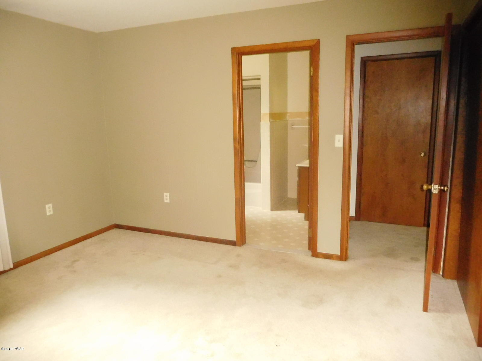 1425 Pine Ridge Bushkill, PA 18324 - Photo 23 of 25