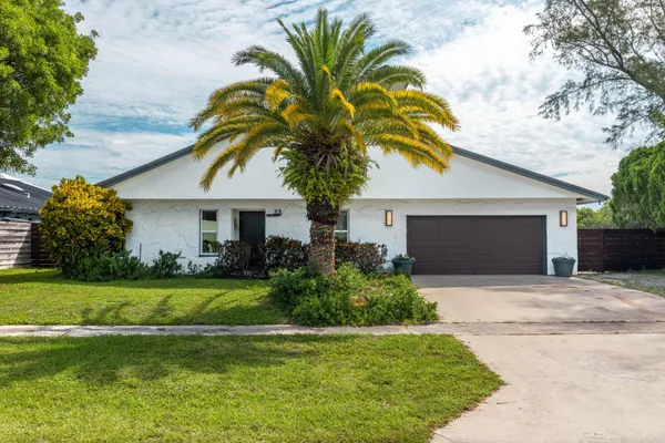 $11,000 | 33 Oregon Lane, Boca Raton, FL 33487