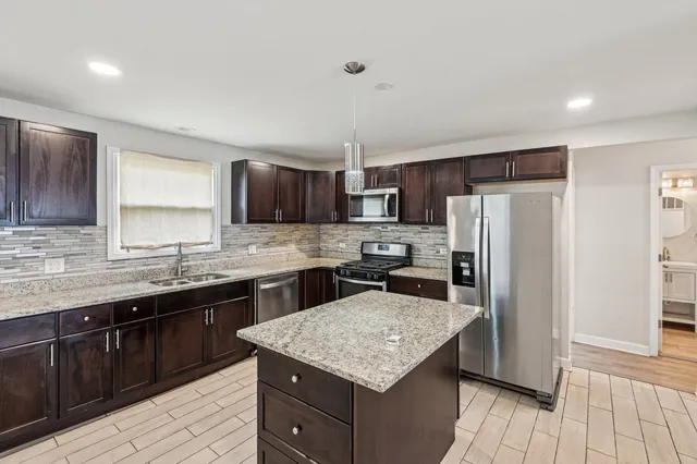 $150,000 | 17306 Burr Oak Lane, Hazel Crest, IL 60429