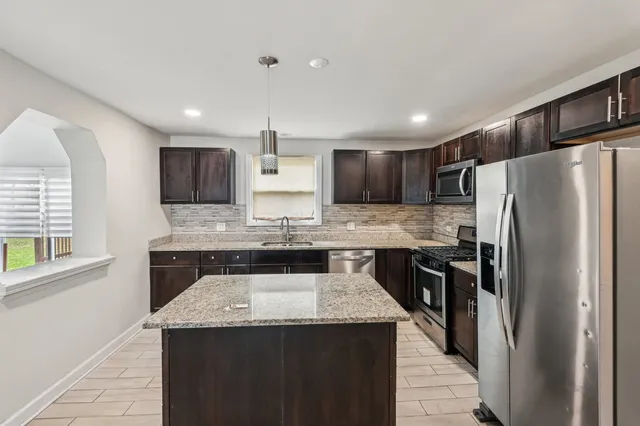 $150,000 | 17306 Burr Oak Lane, Hazel Crest, IL 60429