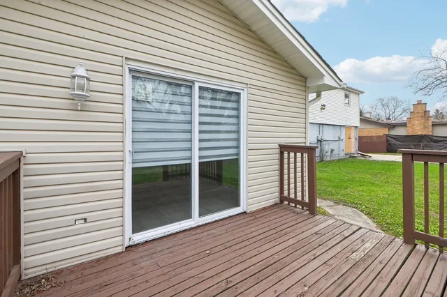 $150,000 | 17306 Burr Oak Lane, Hazel Crest, IL 60429