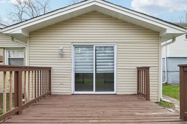 $150,000 | 17306 Burr Oak Lane, Hazel Crest, IL 60429