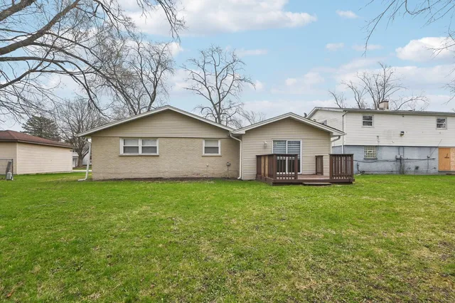 $150,000 | 17306 Burr Oak Lane, Hazel Crest, IL 60429
