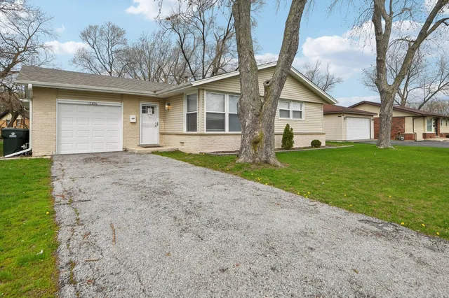 $150,000 | 17306 Burr Oak Lane, Hazel Crest, IL 60429