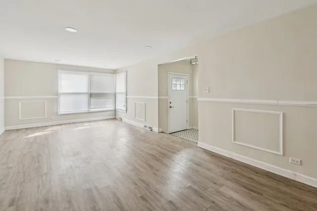 $150,000 | 17306 Burr Oak Lane, Hazel Crest, IL 60429