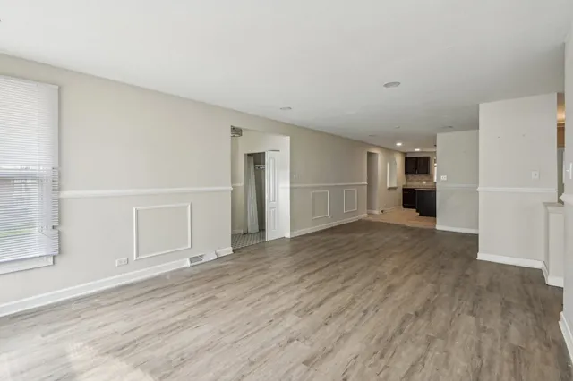 $150,000 | 17306 Burr Oak Lane, Hazel Crest, IL 60429