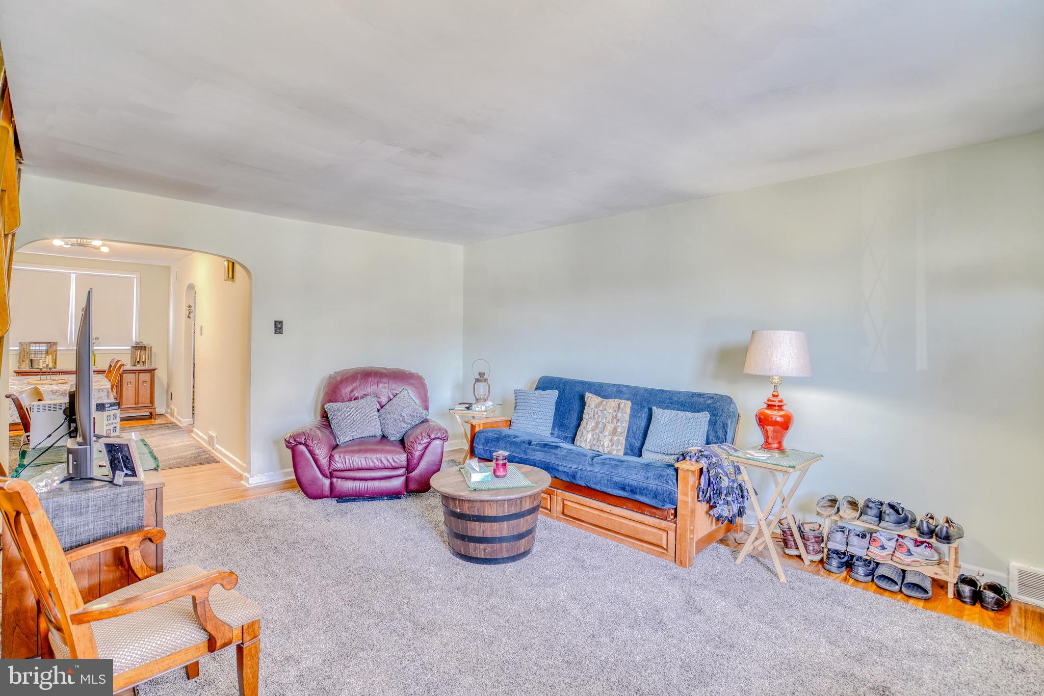 9014 Wesleyan Road Philadelphia, PA 19136 - Photo 5 of 34