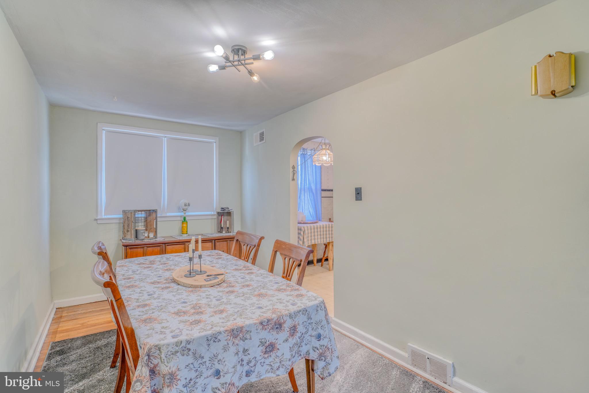 9014 Wesleyan Road Philadelphia, PA 19136 - Photo 9 of 34