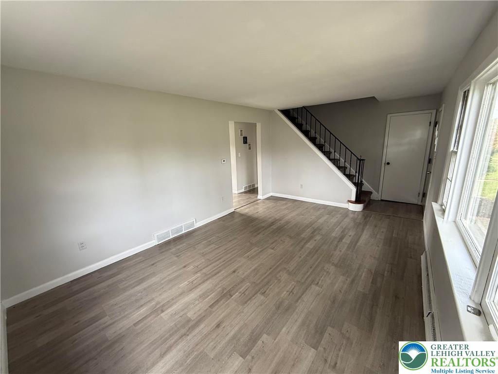 1524 Bushkill Street Wilson, PA 18042 - Photo 6 of 32 Gallery Image 6