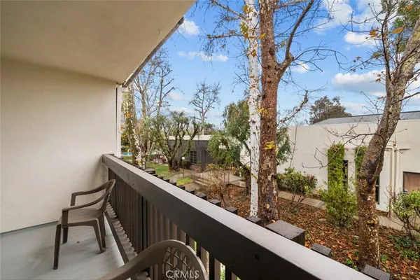 $389,999 | 23515 Lyons Avenue, Unit 210, Valencia, CA 91355