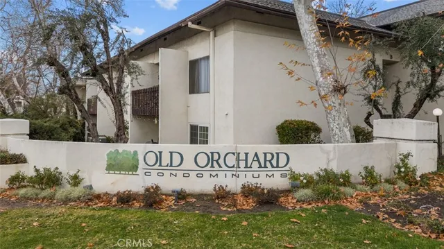 $389,999 | 23515 Lyons Avenue, Unit 210, Valencia, CA 91355