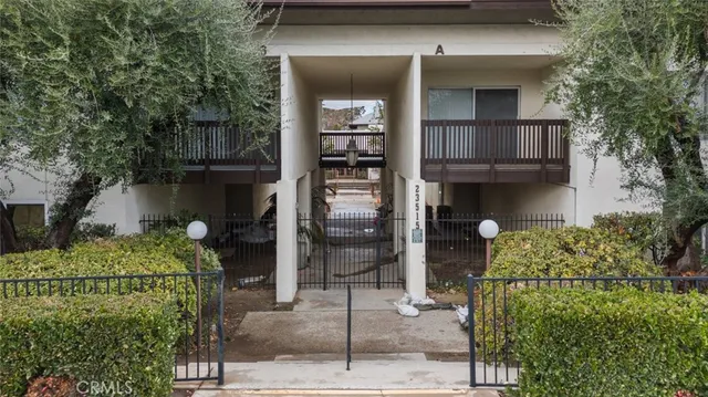 $389,999 | 23515 Lyons Avenue, Unit 210, Valencia, CA 91355