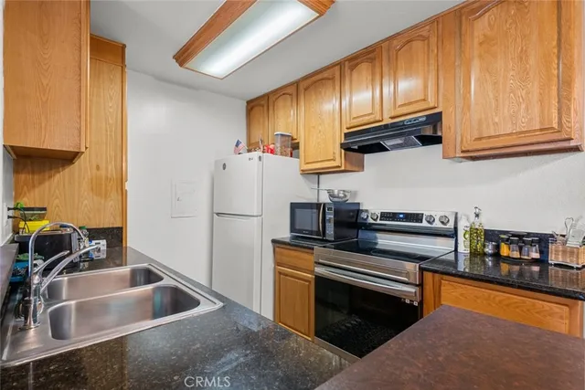 $389,999 | 23515 Lyons Avenue, Unit 210, Valencia, CA 91355