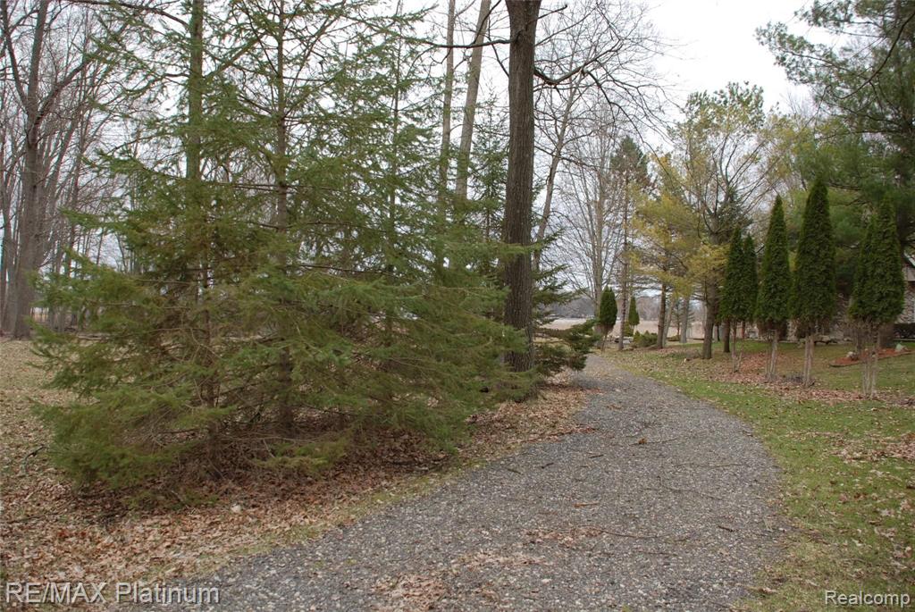 4922 Cedar Lake Road Howell, MI 48843 - Photo 16 of 95