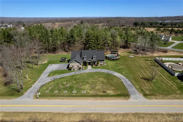 $599,900 | 9183 Olin Road, Marcy, NY 13403