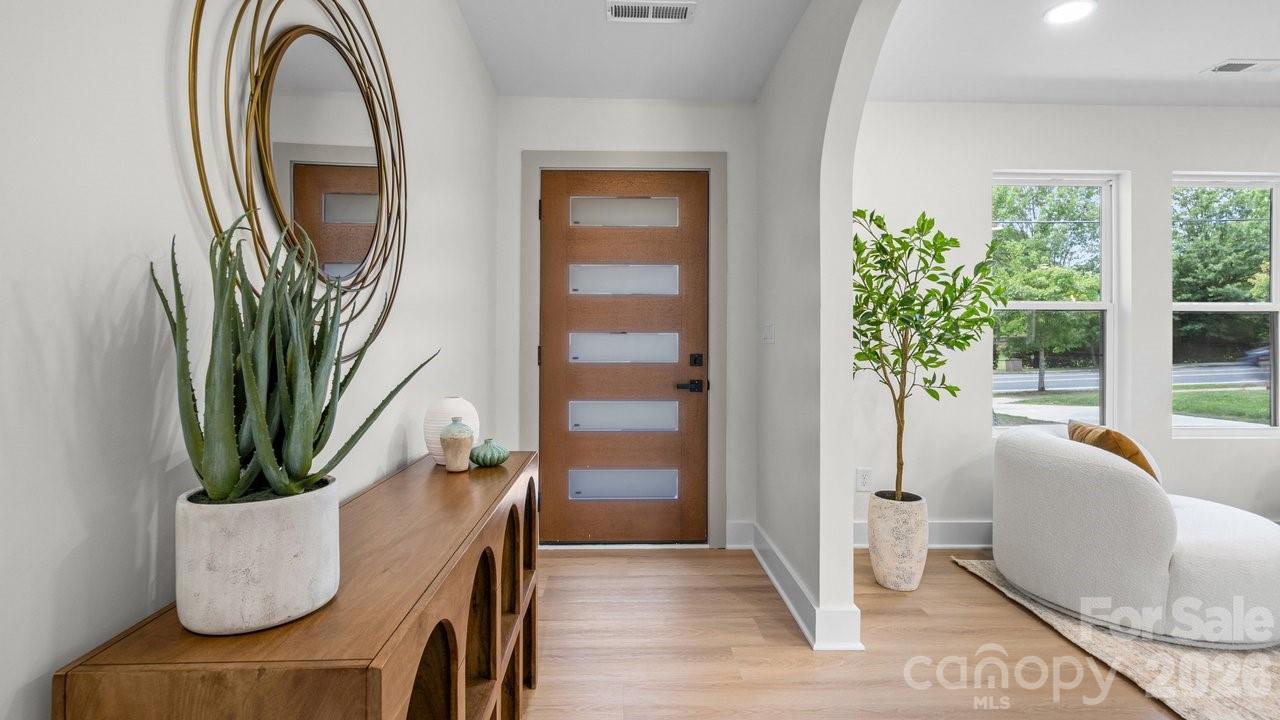 409 Scaleybark Road Charlotte, NC 28209 - Photo 5 of 39