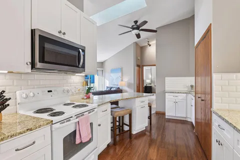 $374,900 | 5524 Bimini Drive, Hopkins, MN 55343