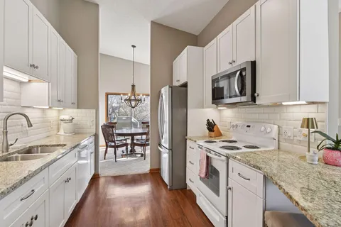 $374,900 | 5524 Bimini Drive, Hopkins, MN 55343