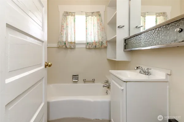 $425,000 | 5707 North 45th Street, Tacoma, WA 98407