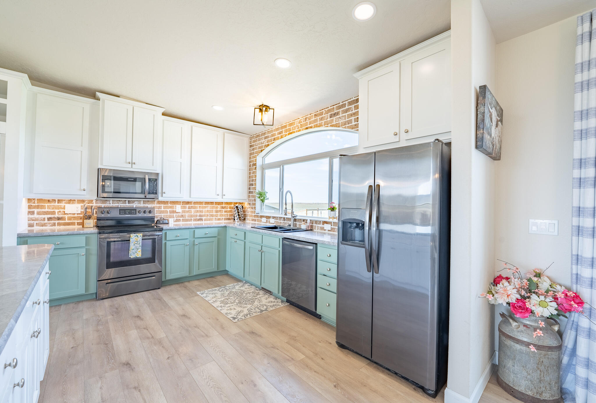 275 Cutoff Road Bellevue, ID 83313 - Photo 3 of 37 Kitchen