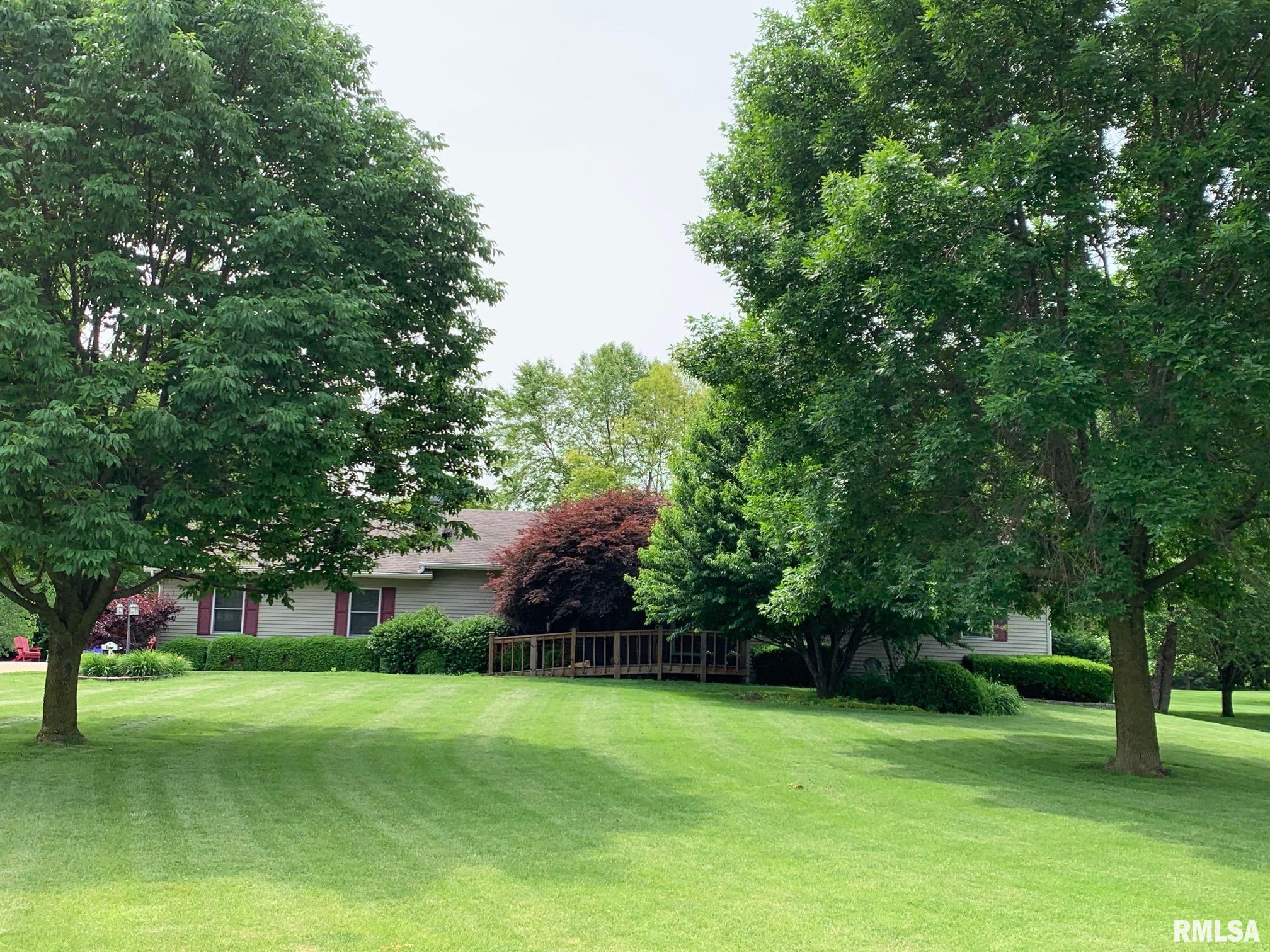 2105 Carriage Road Jacksonville, IL 62650 - Photo 1 of 36
