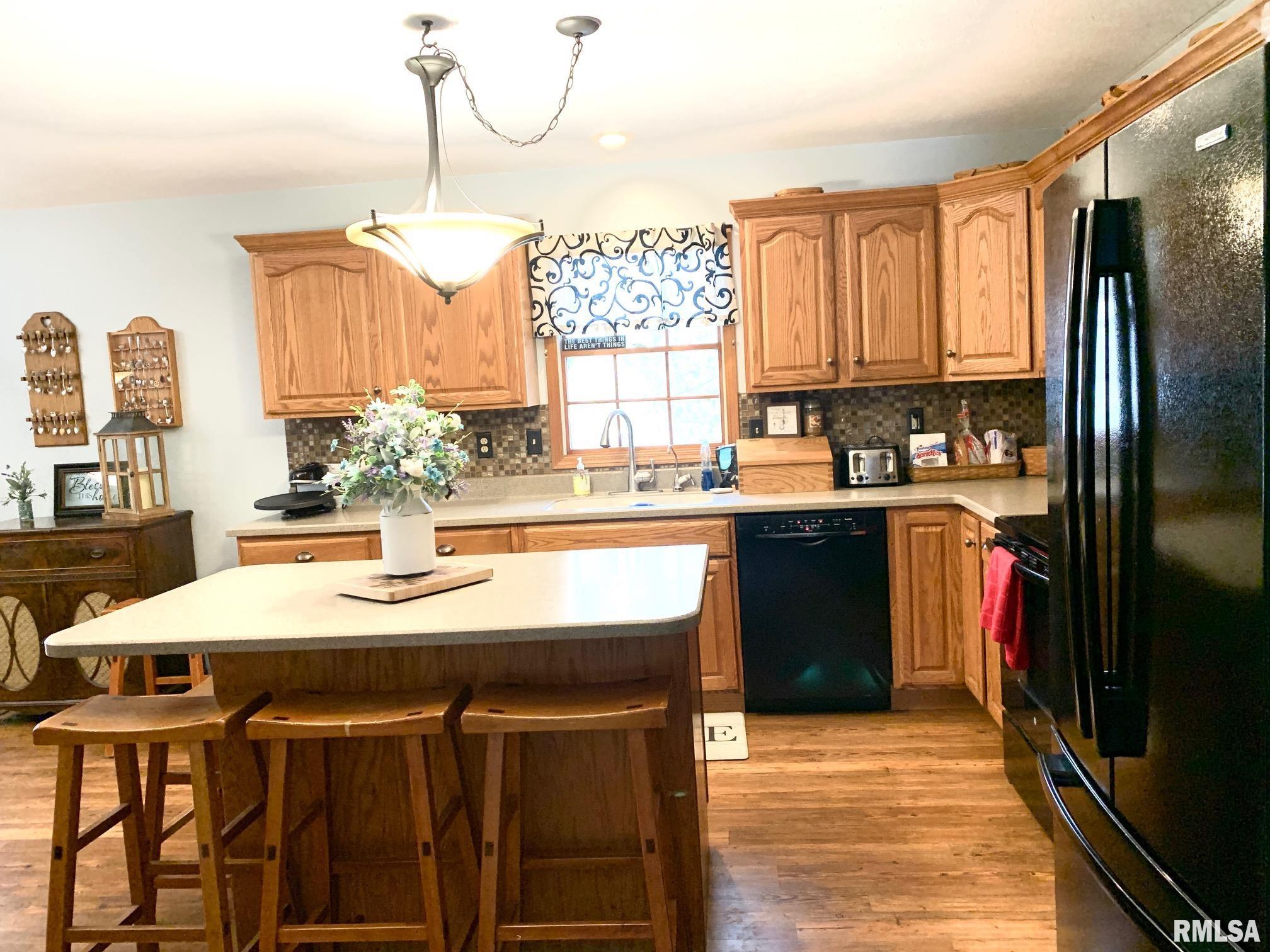 2105 Carriage Road Jacksonville, IL 62650 - Photo 17 of 36