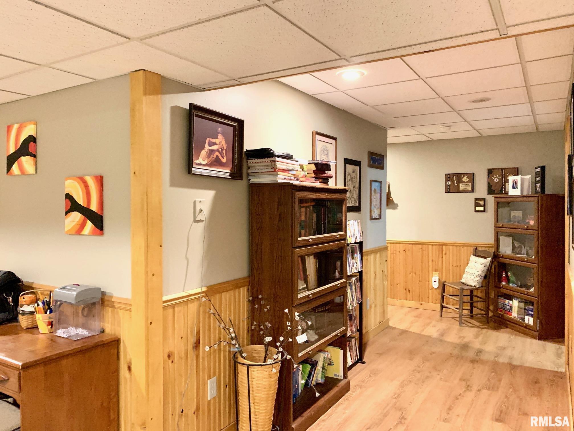 2105 Carriage Road Jacksonville, IL 62650 - Photo 26 of 36
