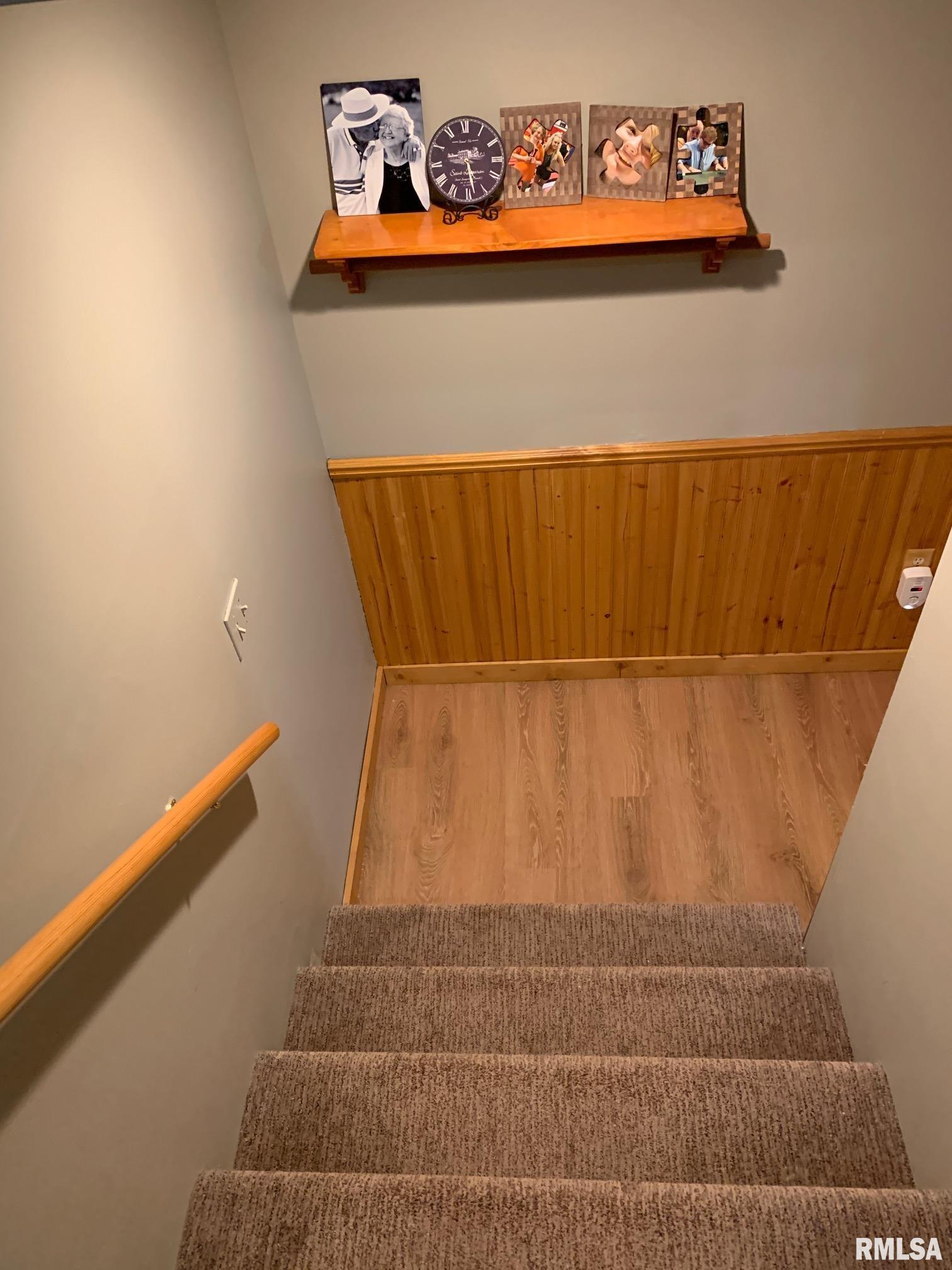 2105 Carriage Road Jacksonville, IL 62650 - Photo 31 of 36