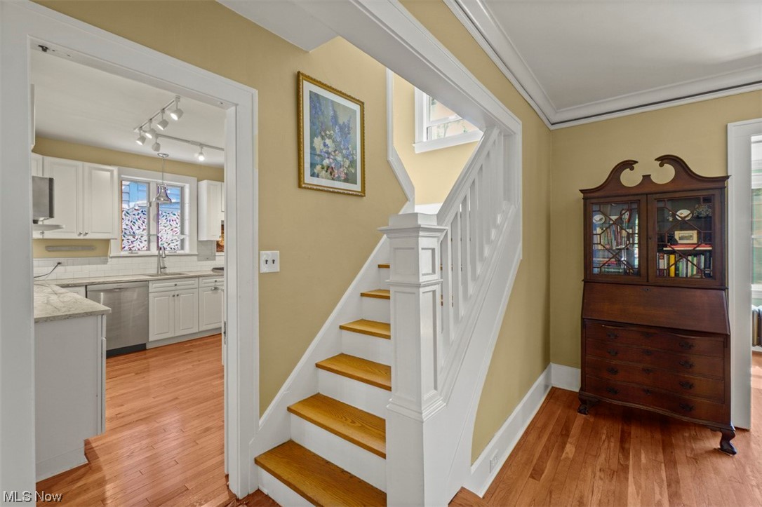 3014 Coleridge Road Cleveland, OH 44118 - Photo 13 of 31