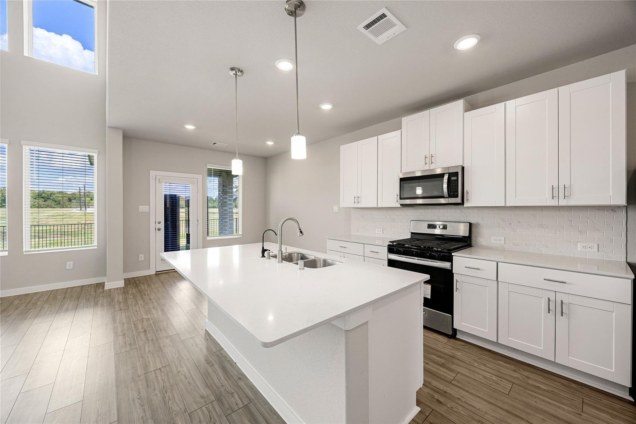 5814 Wayne Way Rosenberg, TX 77471 - Photo 9 of 44 Kitchen