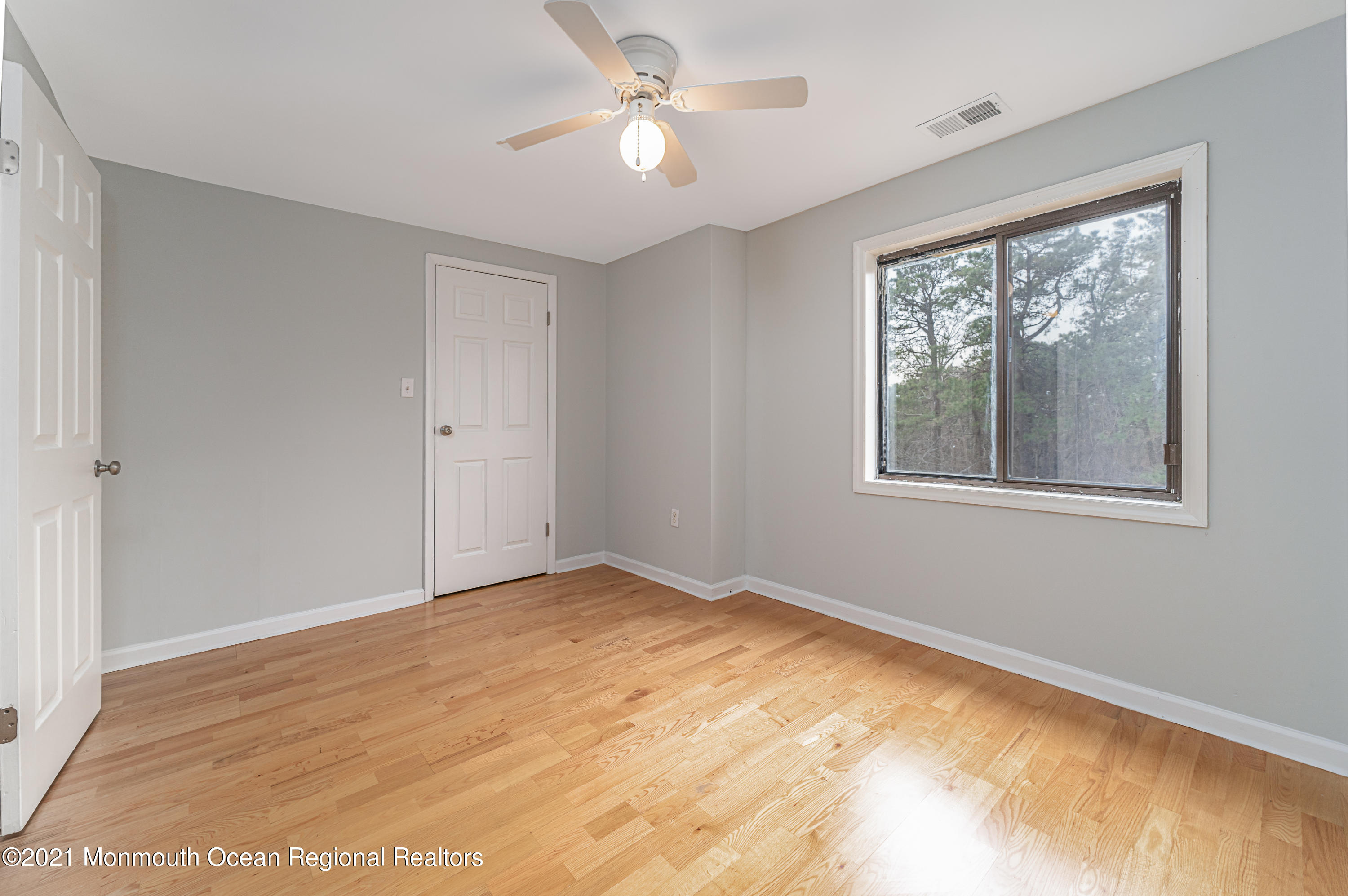 707 Alpine Trail Neptune Township, NJ 07753 - Photo 12 of 18 19-SEV05428-Edit