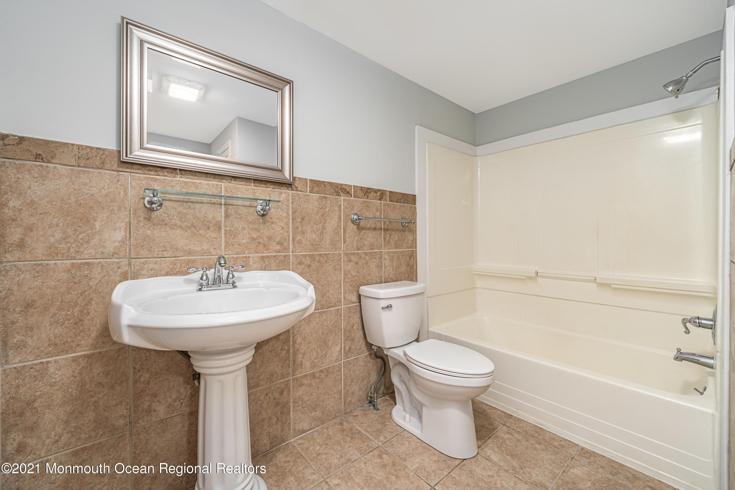 707 Alpine Trail Neptune Township, NJ 07753 - Photo 13 of 18 20-SEV05432-Edit