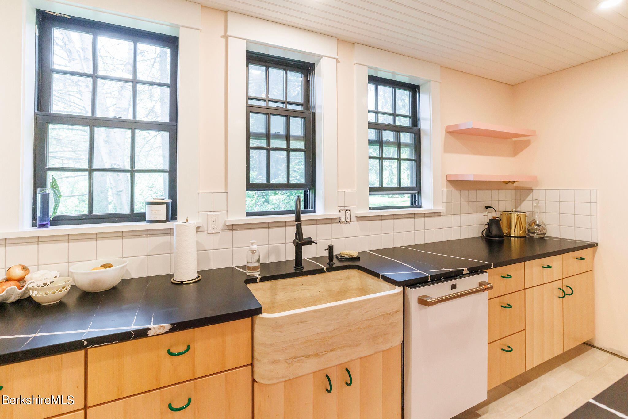482 Canaan Road Richmond, MA 01254 - Photo 6 of 43 IMG_1379